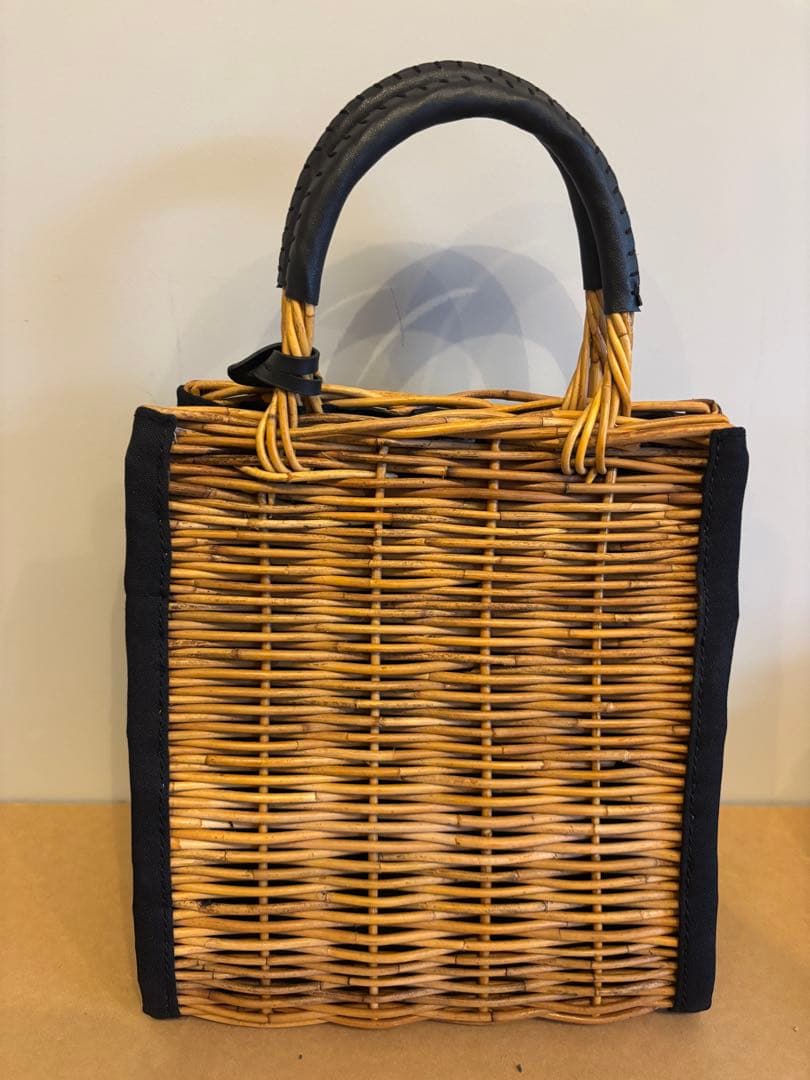 マ*ン様 暮らしの道具店　天然アラログのかごバッグ