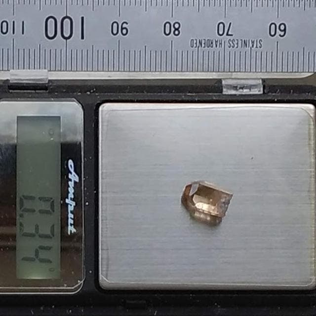 0.34g　インペリアルトパーズ　鉱物標本　トパーズ