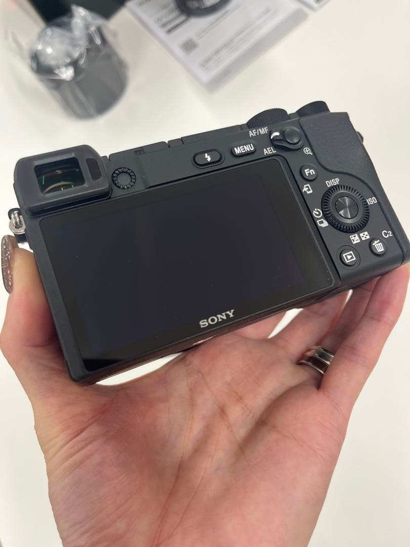 SONY ILCE-6400 ダブルズームキット ブラック 未使用品