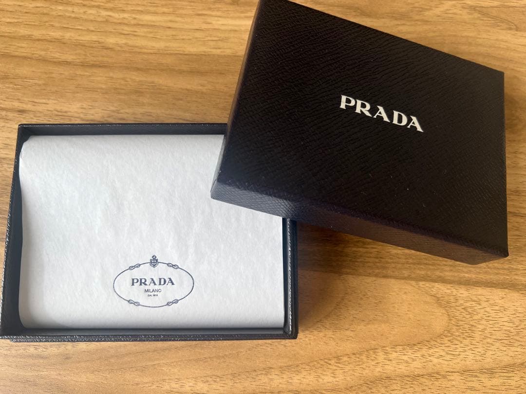 PRADA サフィアーノレザー 名刺入れ