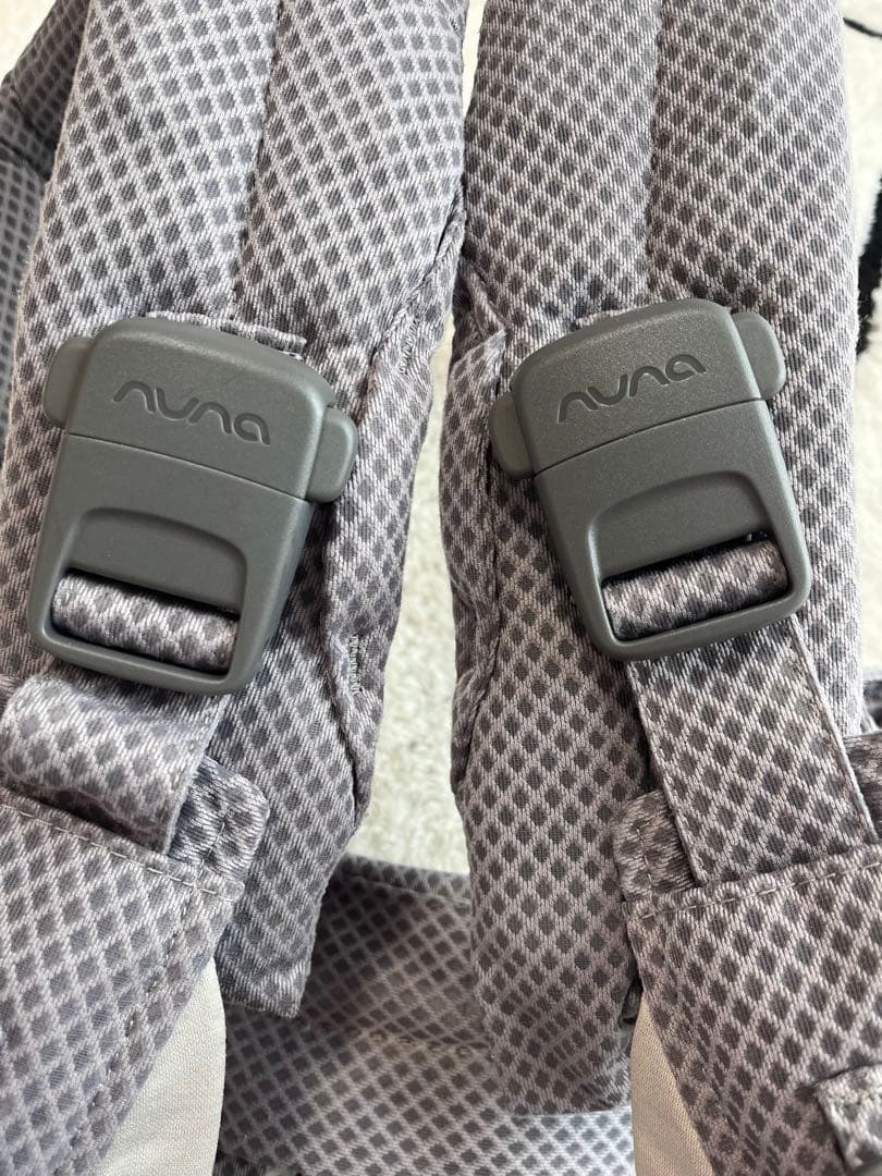 ヌナ　nuna カドルクリック　フォグ　抱っこ紐