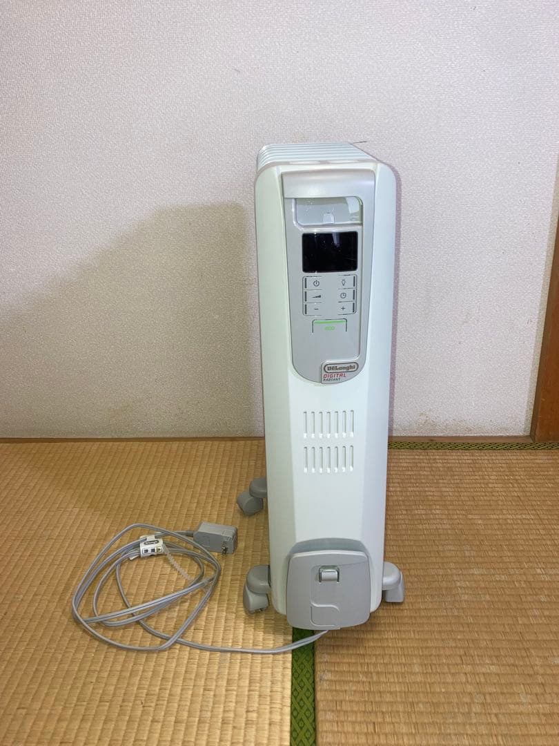 デロンギ　デジタルラディアント　オイルヒーター　KHD410812