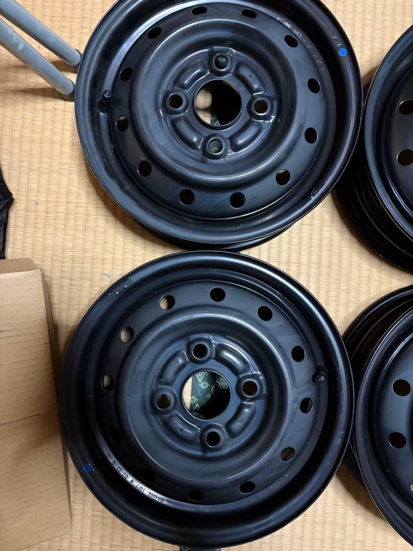 スズキ　エブリイバン純正 鉄チンホイール スチールホイール　 ナットセット　4本