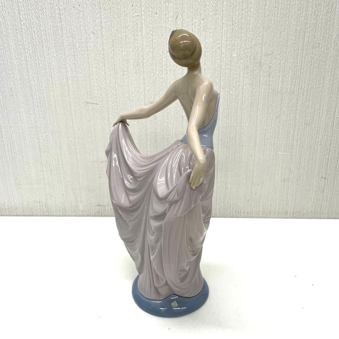 リヤドロ 踊る少女 アンティーク人形