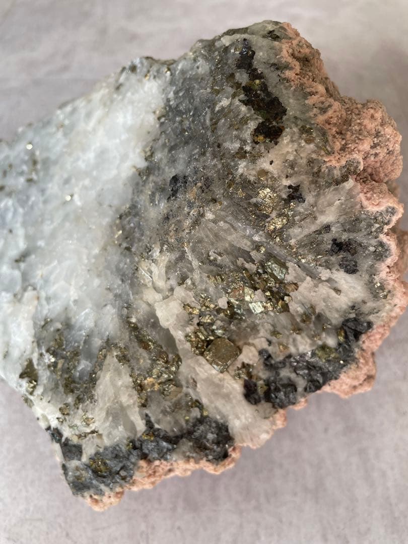 青森県尾太鉱山産　天然石約2.7㌔　ピンク　希少品