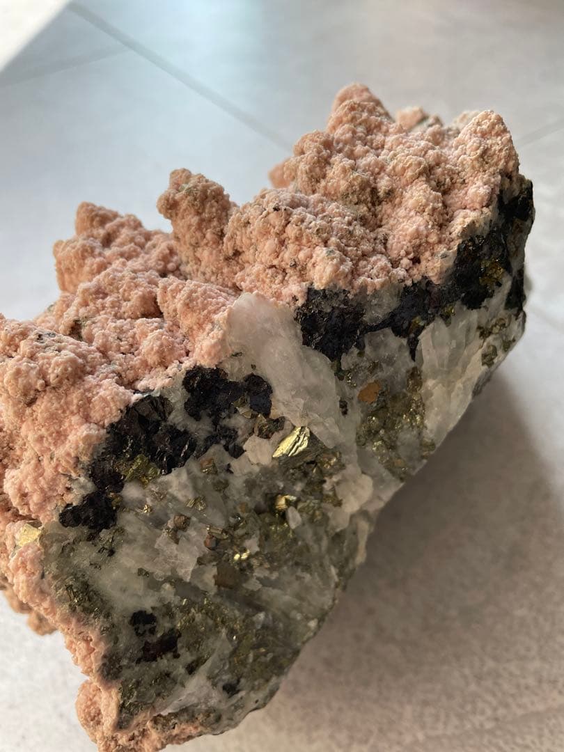 青森県尾太鉱山産　天然石約2.7㌔　ピンク　希少品