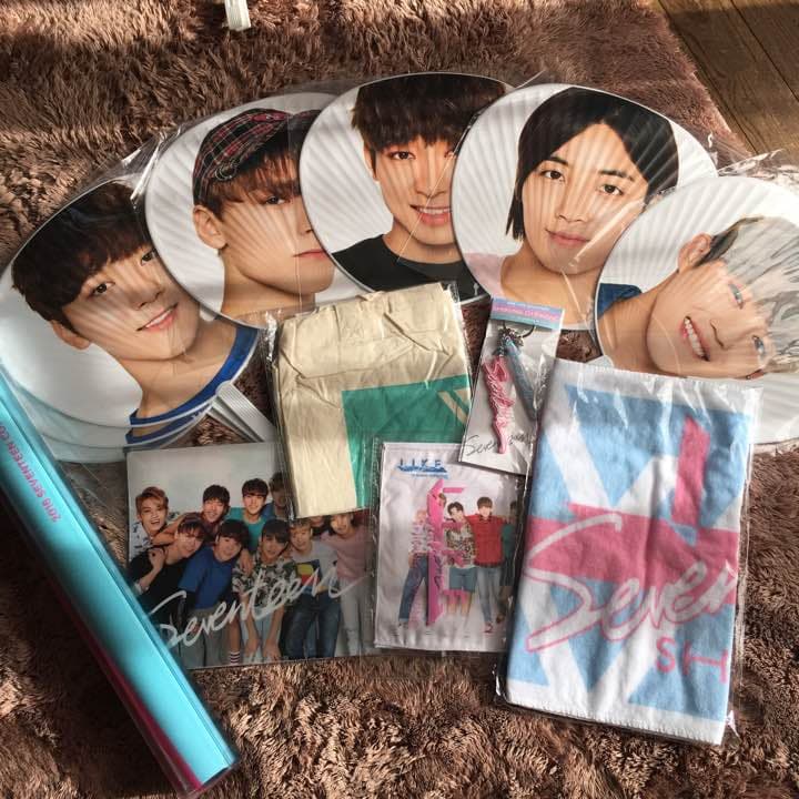 SEVENTEENグッズ
