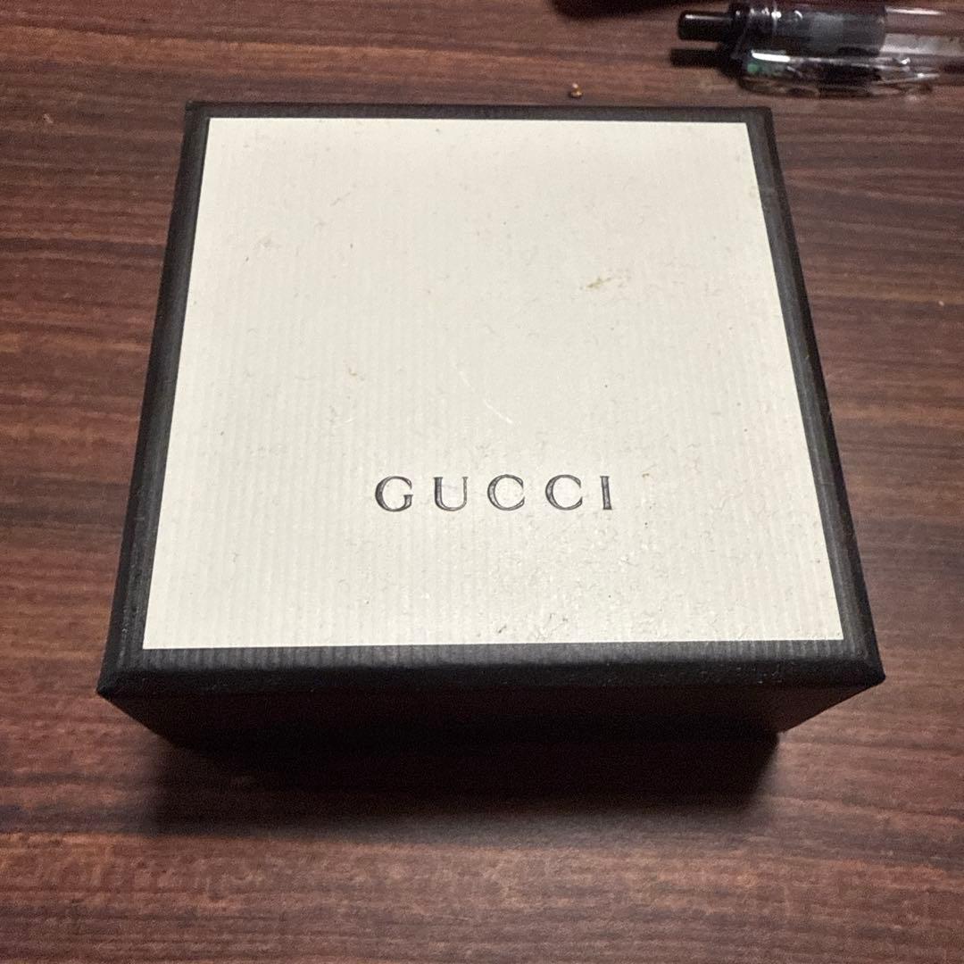 GUCCI シルバーメタル ピアス(両耳用)
