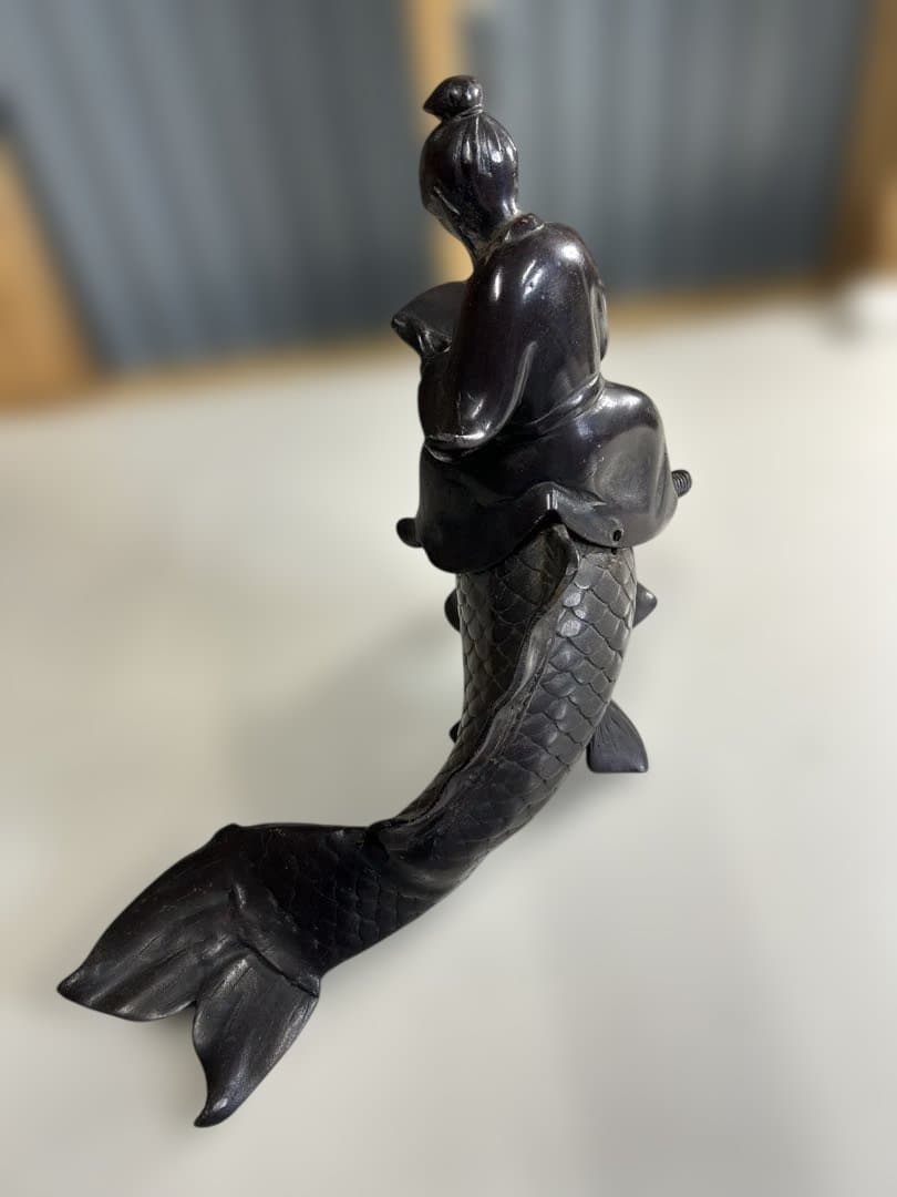 金属製 魚に乗る人物の彫刻　美術品　骨董品