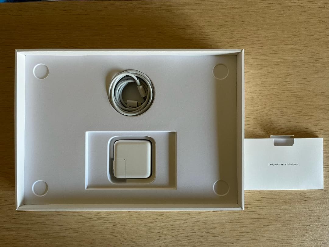 MacBook本体 MacBookAir 2020 / Core i7 / 16GB / 512GB