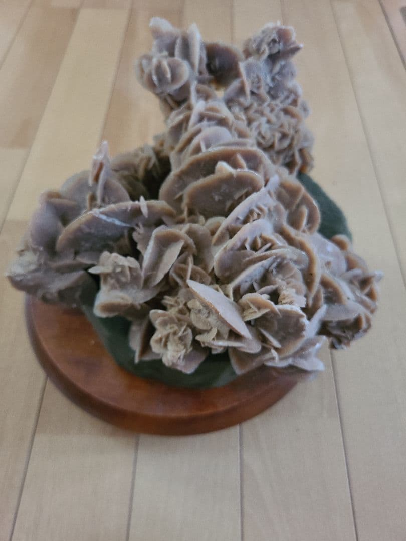 ユニークな石の置物 約8kg