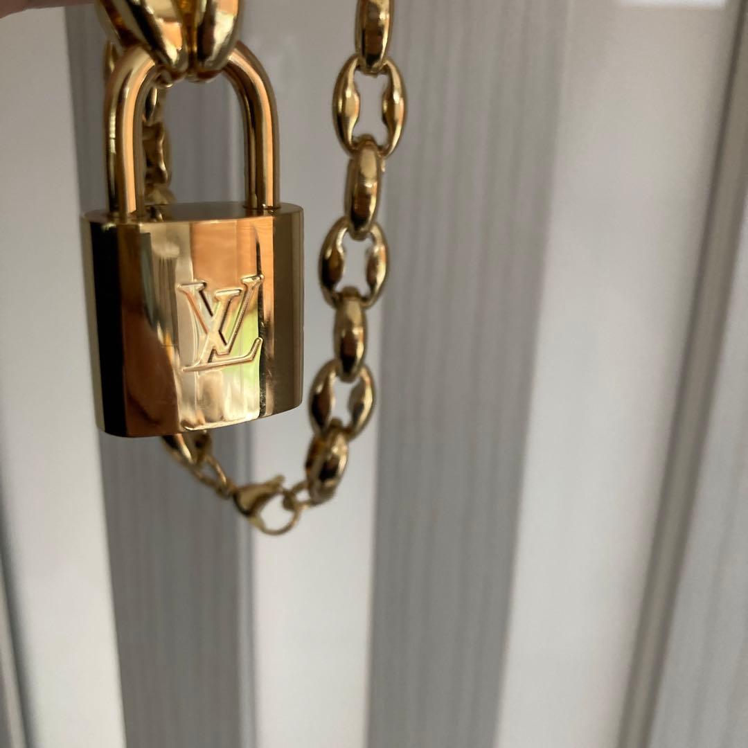 LOUISVUITTON南京錠　カデナ　ネックレスお探しの方にも！