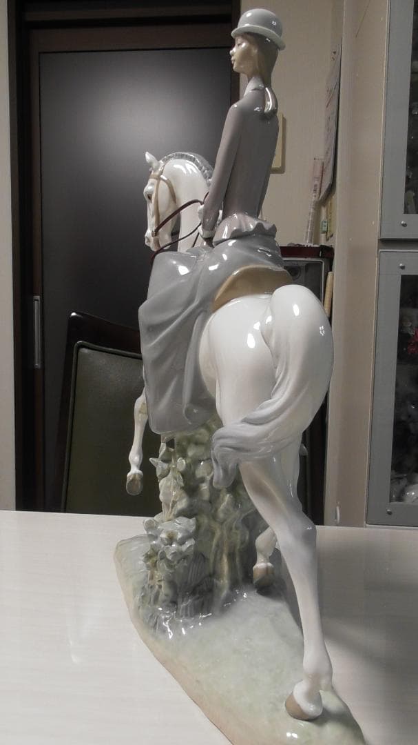 ヨシカネ　LLADRO　リヤドロ　【白い馬の少女】１6　リアドロ　L488