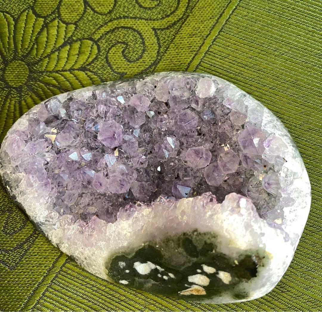 アメジスト クラスター 紫水晶 原石　瑪瑙母岩　高品質　紫水晶カッサ　205g