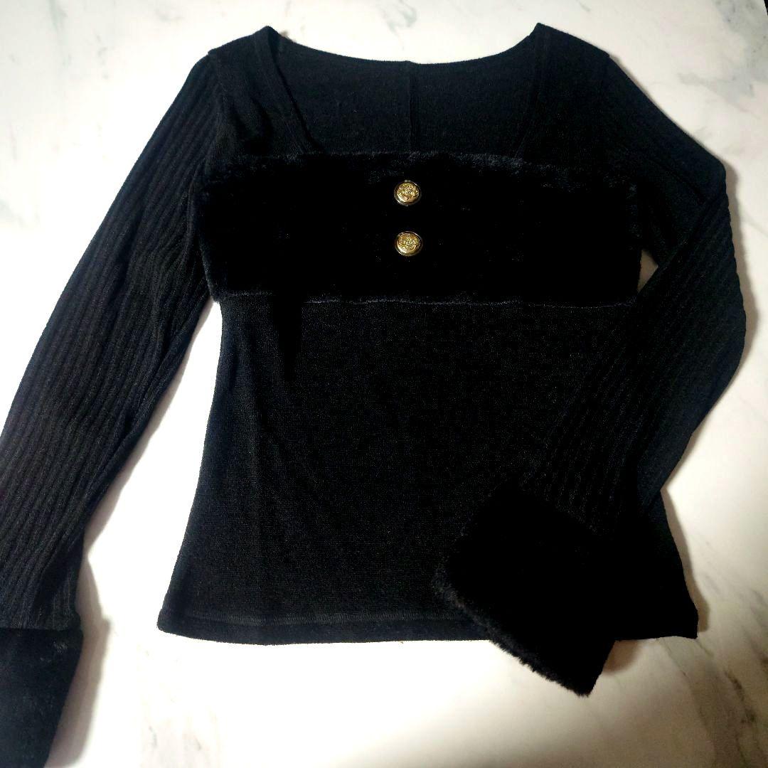 d.i.a.ファー付き黒長袖トップス