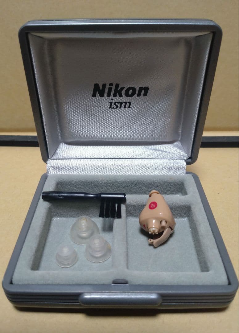 ニコン耳穴型補聴器　集音器 右用＋電池17個