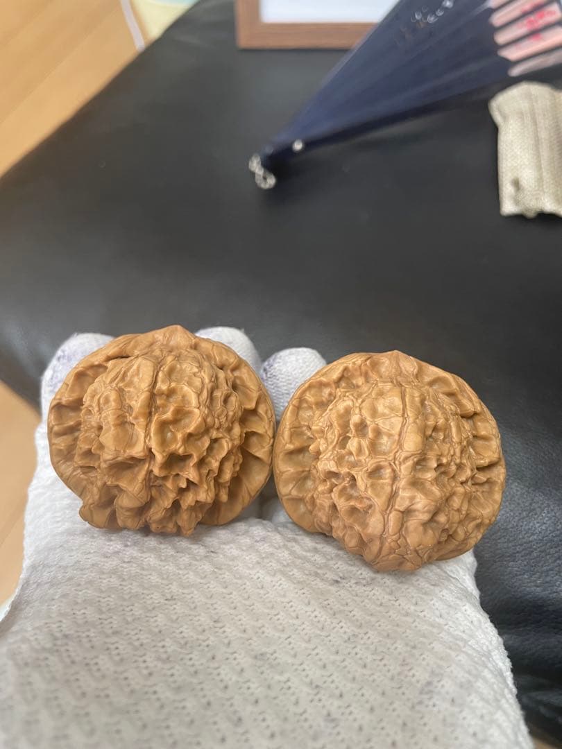 キャニオンページNo.232 と272 遊ぶクルミ　文玩王者 龙鼎 文玩袋