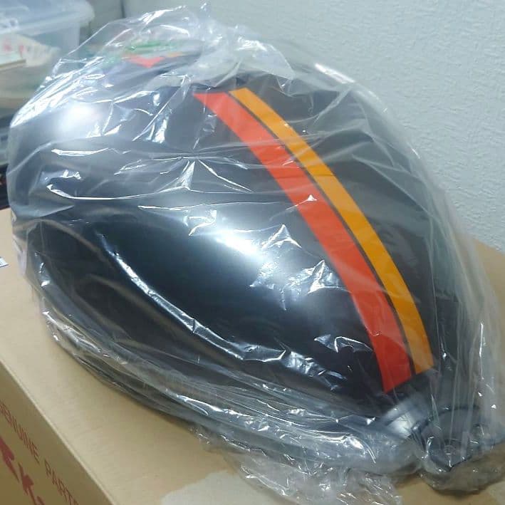 W800ストリートカワサキ純正　2021モデル　ガソリンタンク　フューエルタンク