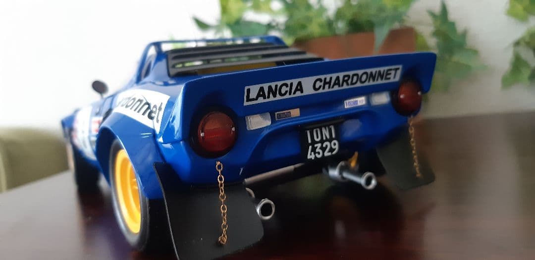 京商18分の1ミニカーランチアストラトス