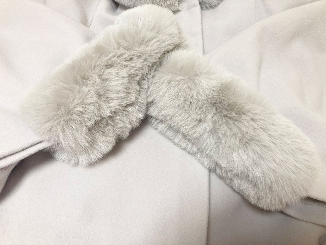 新品未使用　ミシュマシュ　2025秋冬新作　ブローチ付きポンチョコート