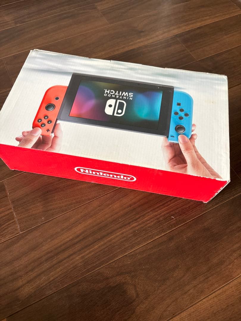 Nintendo Switch 本体 ジョイコン青／赤