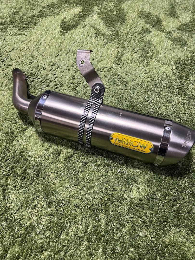 ARROWマフラー　トライアンフ　ストリートトリプル用(07〜12)