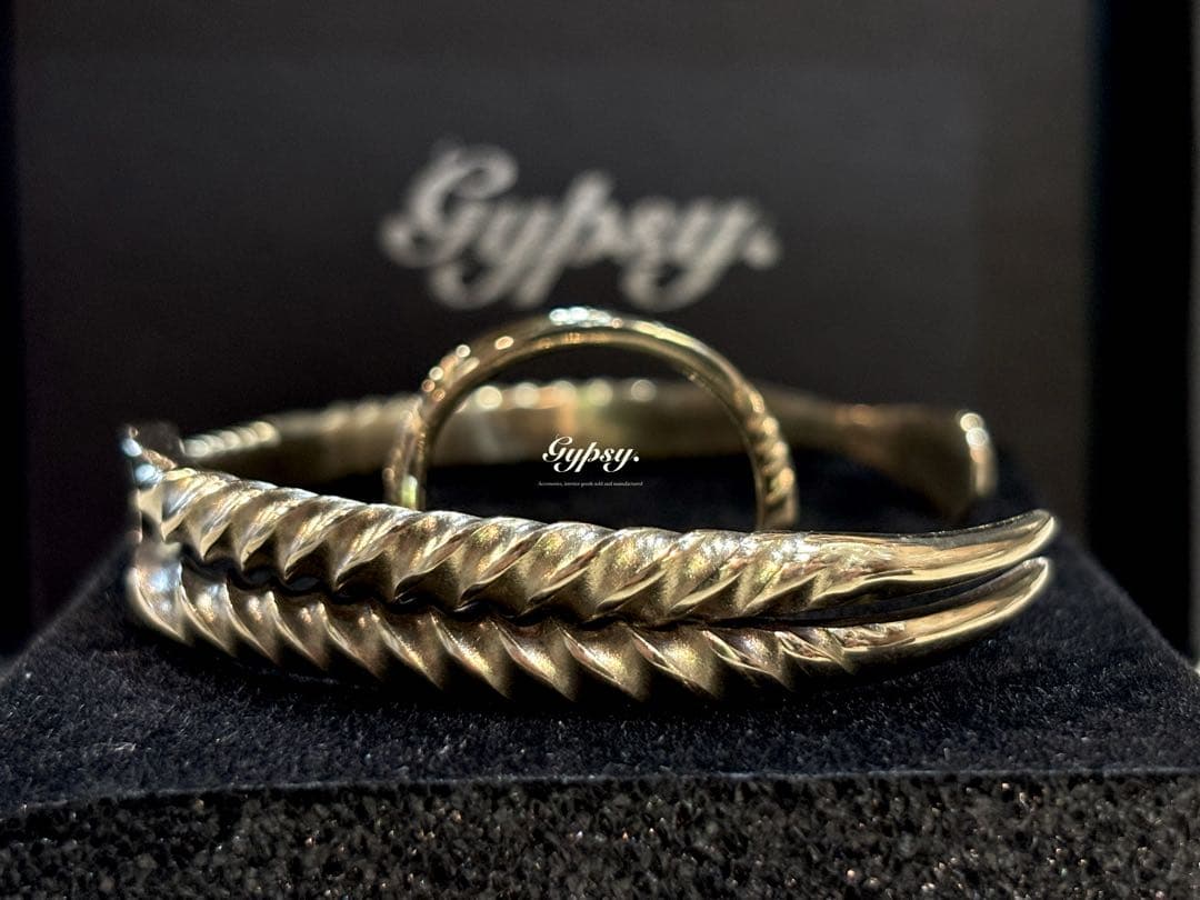 Lo. bangle × ring