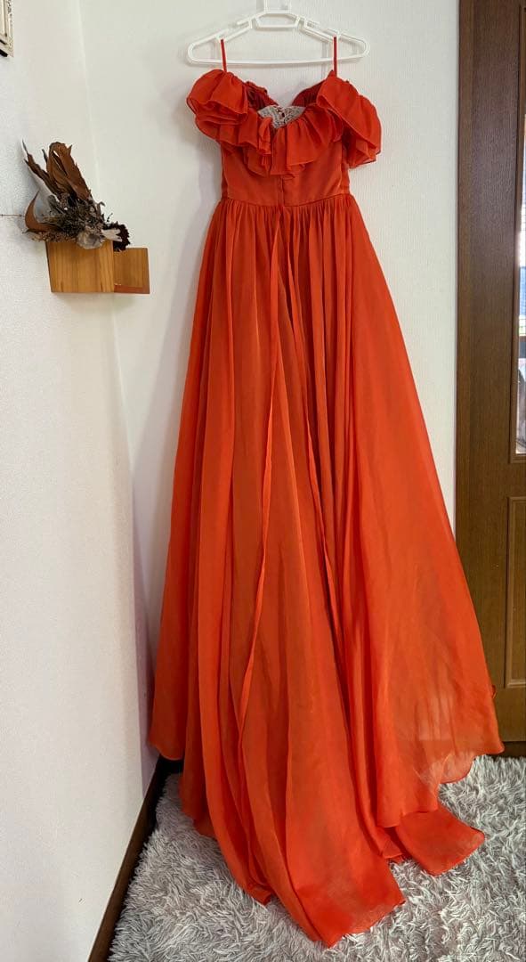 アーバンブランシュ　オフショルダーフリルドレス　サイズM 　Sサイズに調整あり