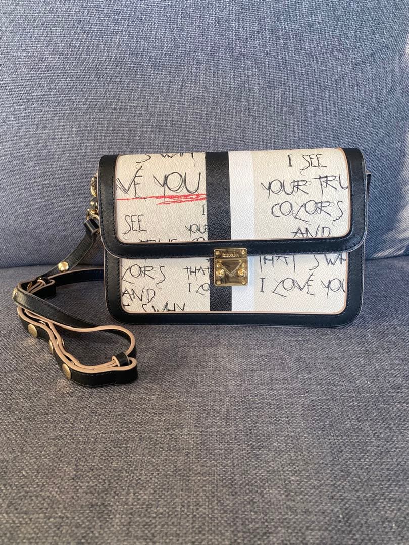 intoxic イントキシック　グラフィティ シテ ラージ　ショルダーバッグ