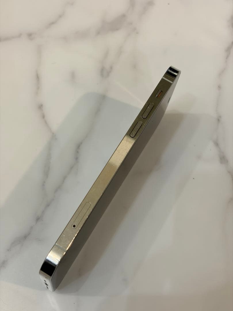 Apple iPhone 12 Pro ホワイト 本体　SIMフリー