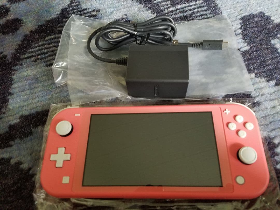 ももこ　intendo Switch lite　ピンク　極美品