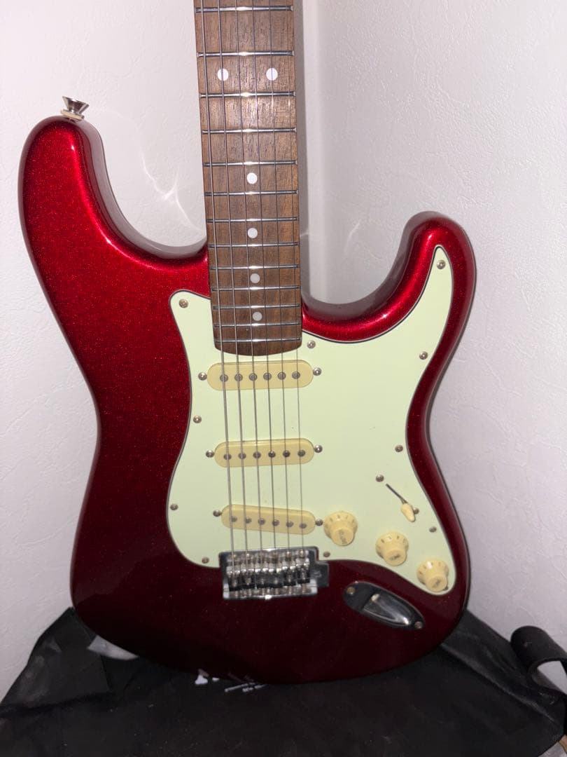 エレキギター メタリックレッド 3ピックアップ