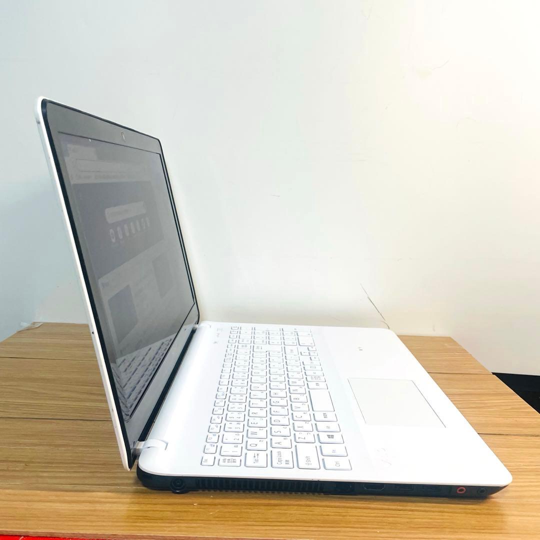 美麗デザイナーズホワイトVAIO SSD512メモリ8Gwin11オフィスDVD