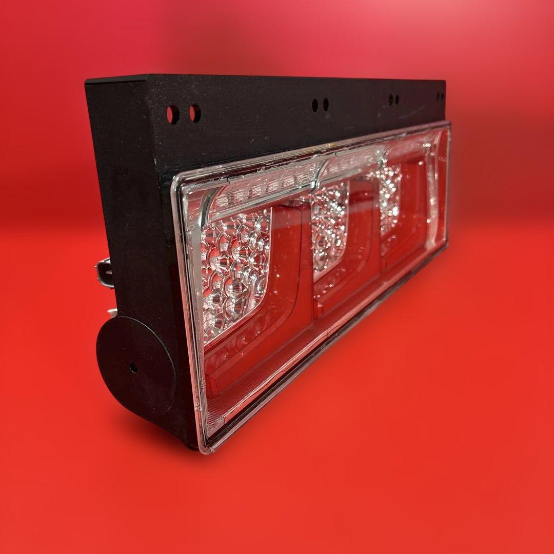 No.39 小糸　トラック用 4t 10t シーケンシャル（運転側）右Ｒ