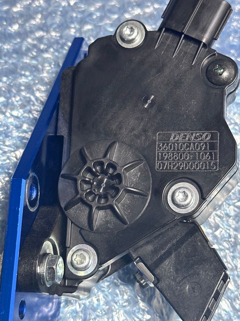 ZN6 86 ハイレスポンスアクセルユニット+メーカー不明オフセットプレート