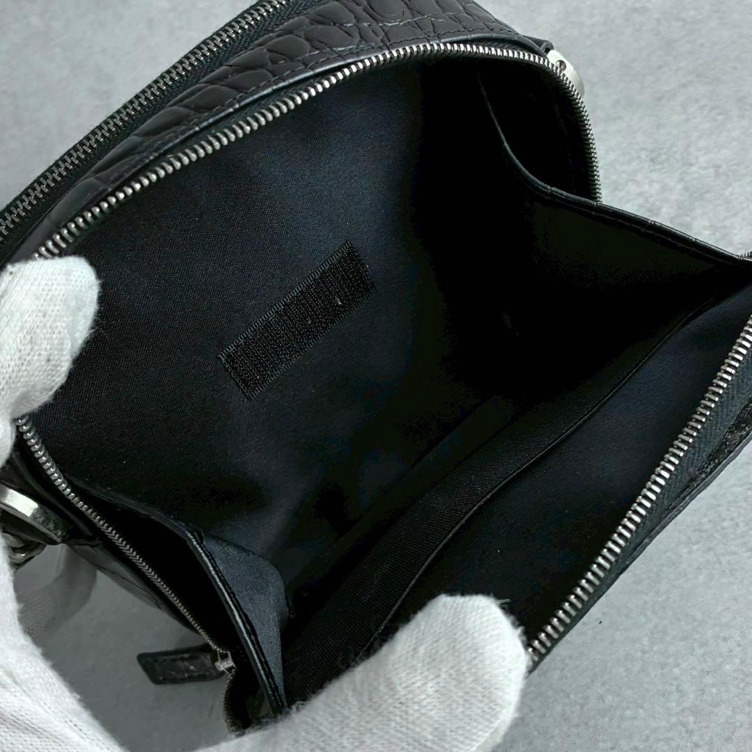 美品★ヴェルサーチ クロコ型押し スタッズ チェーンショルダーウォレット 黒