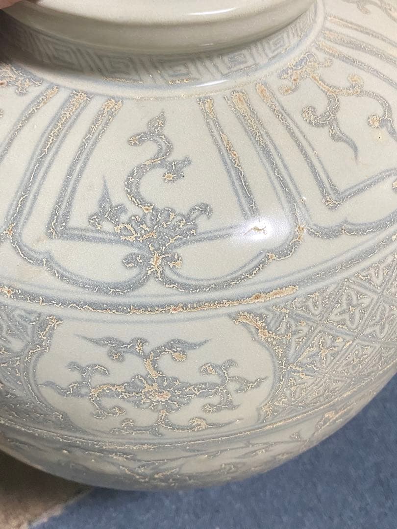 明時代　陶器製花瓶　骨董品. 海から引き揚げられた品物