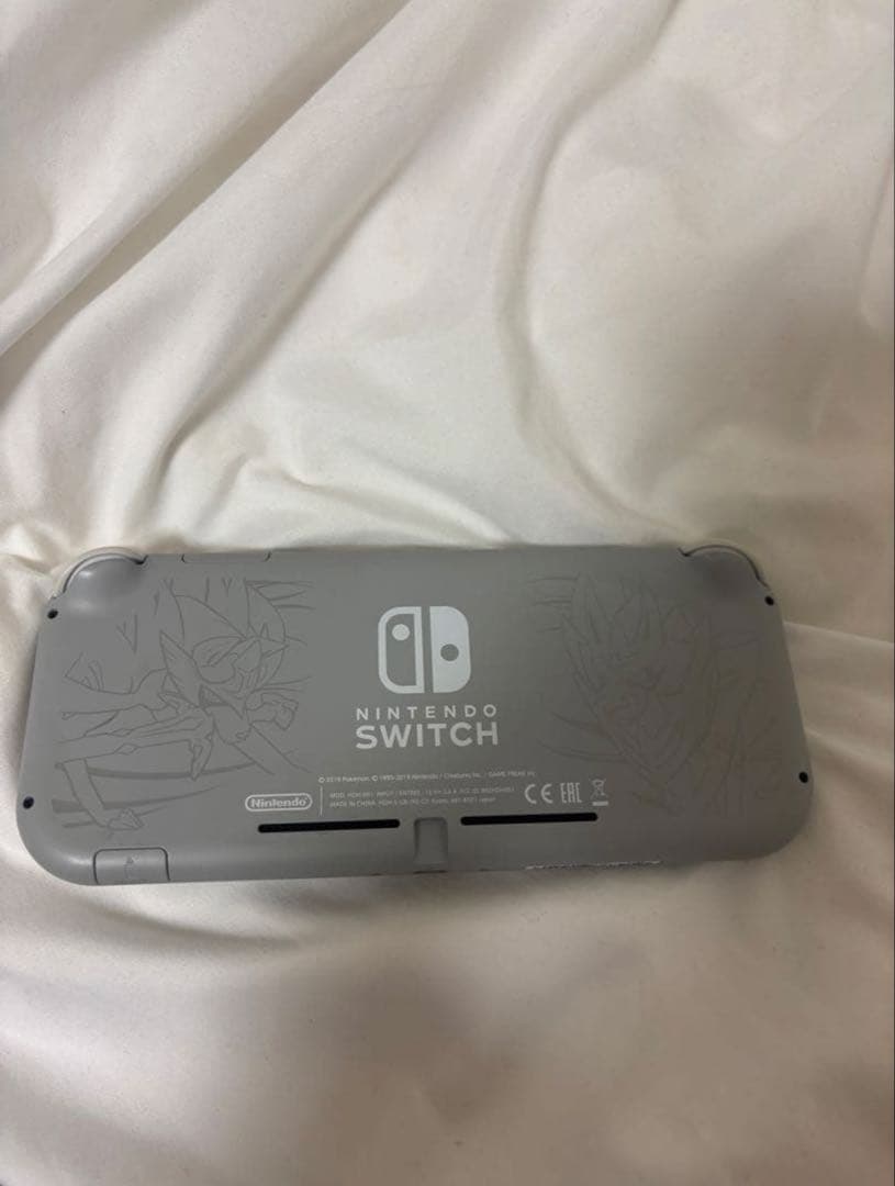 Nintendo Switch Lite 本体 ポケモンバージョン(2019)