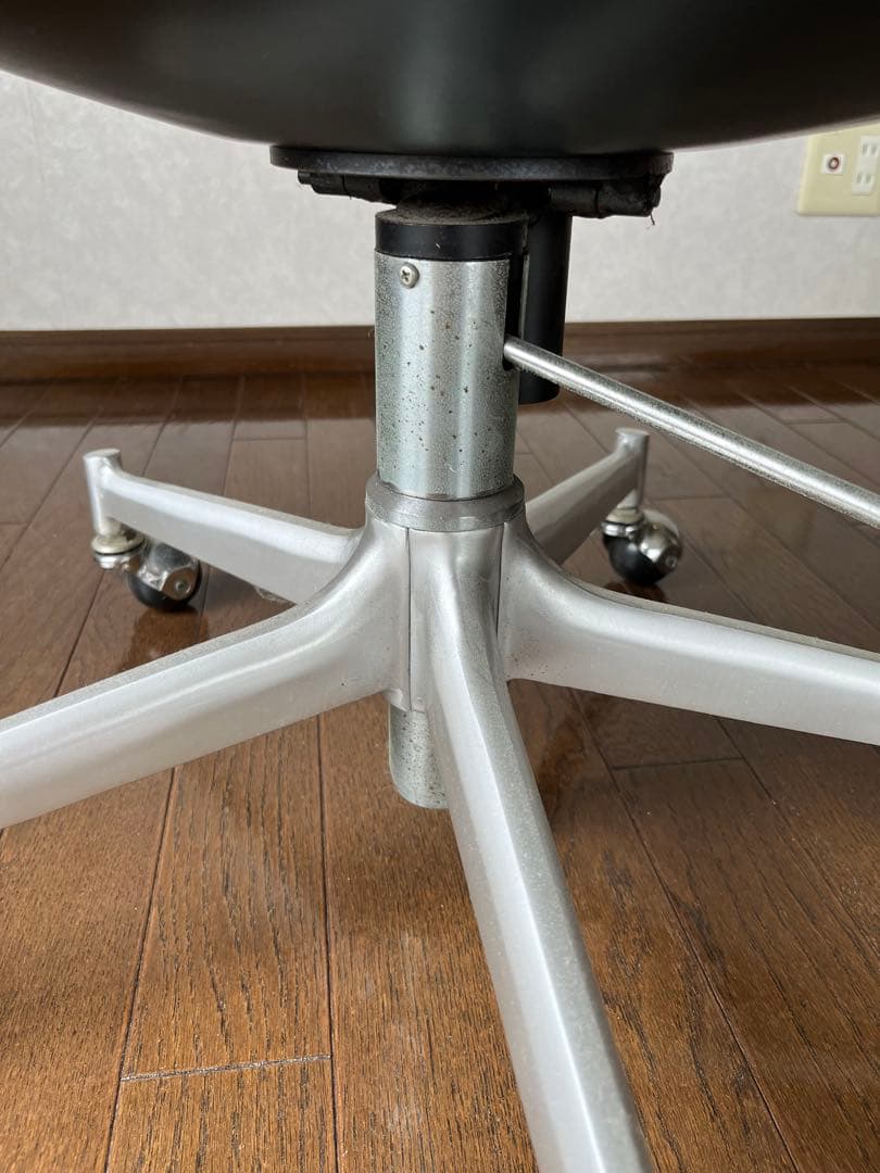 レザーハイバックチェア モビリア社