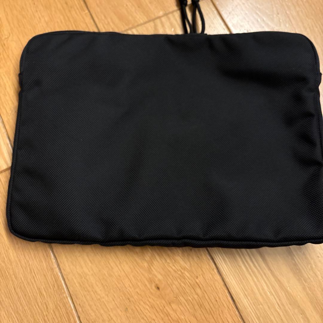 ブリーフィング　A4 クラッチバッグ