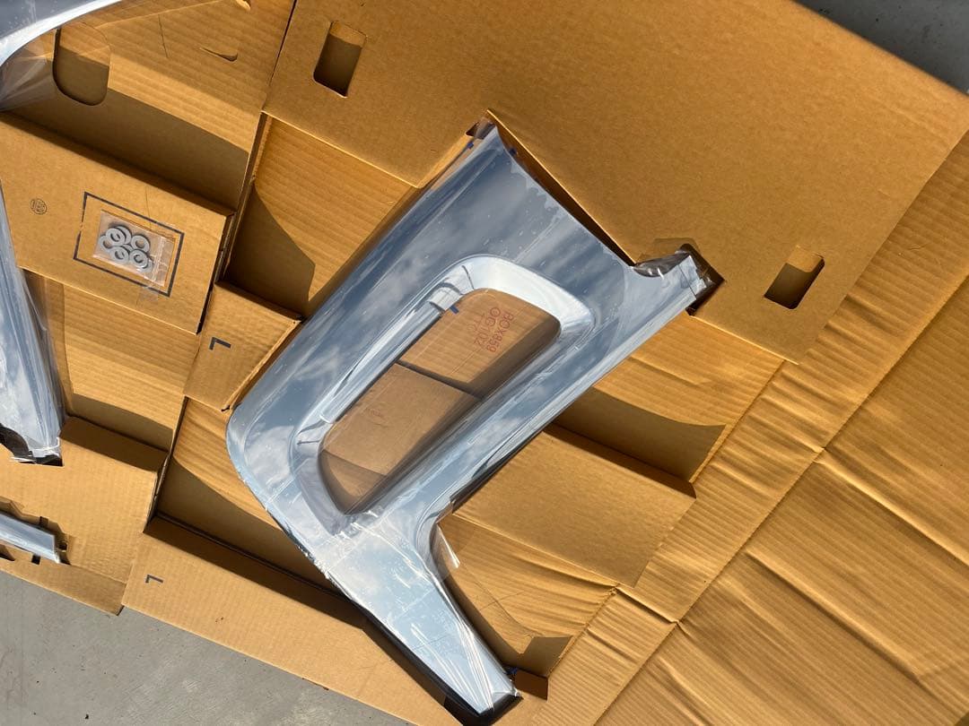 ISUZU イスズ★純正 現行 ギガ メッキサラウンドバンパーグリル 新品