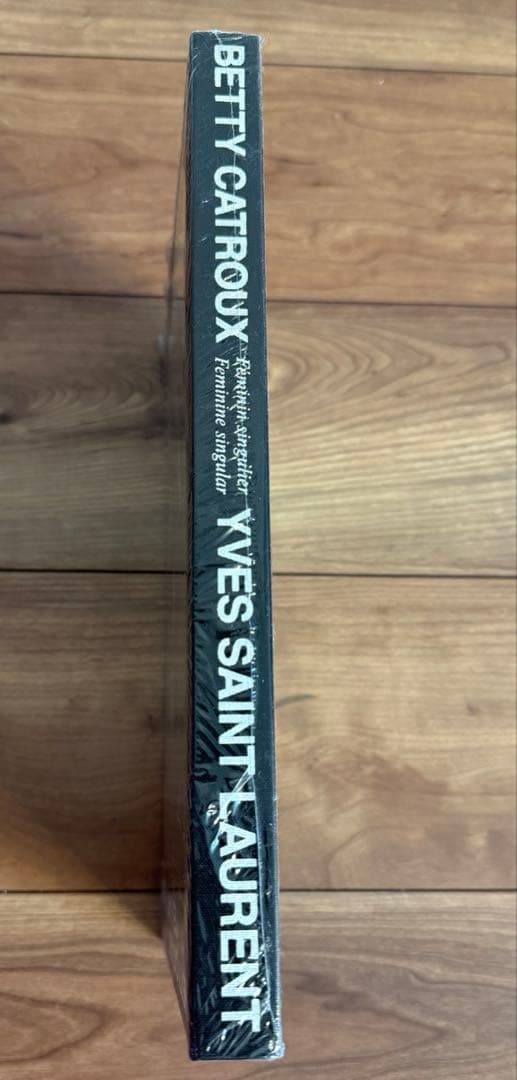 BETTY CATROUX YVES SAINT LAURENTイブサンローラン