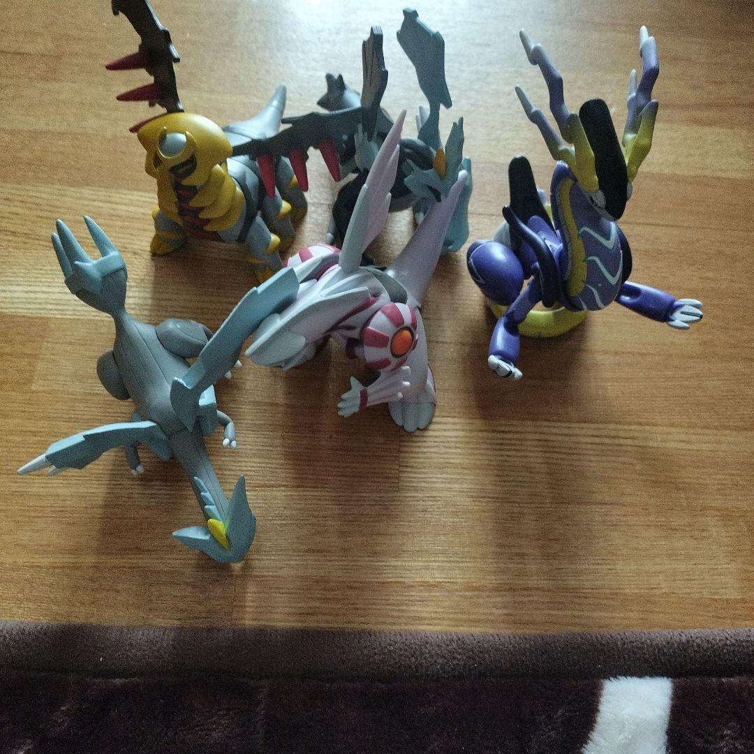 モンコレポケットモンスター まとめ売り　98体とモンスーボール2個