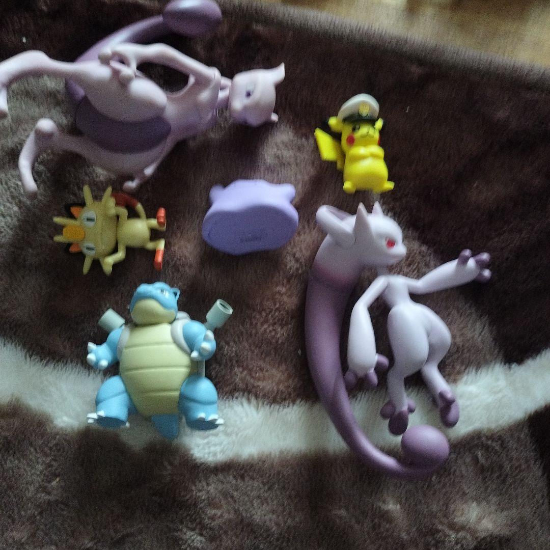 モンコレポケットモンスター まとめ売り　98体とモンスーボール2個