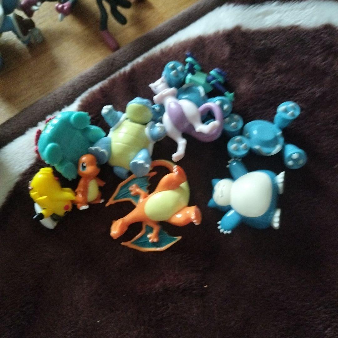 モンコレポケットモンスター まとめ売り　98体とモンスーボール2個