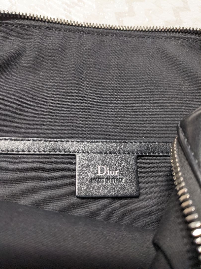 ディオールオムレザーショルダーバッグハラキリ