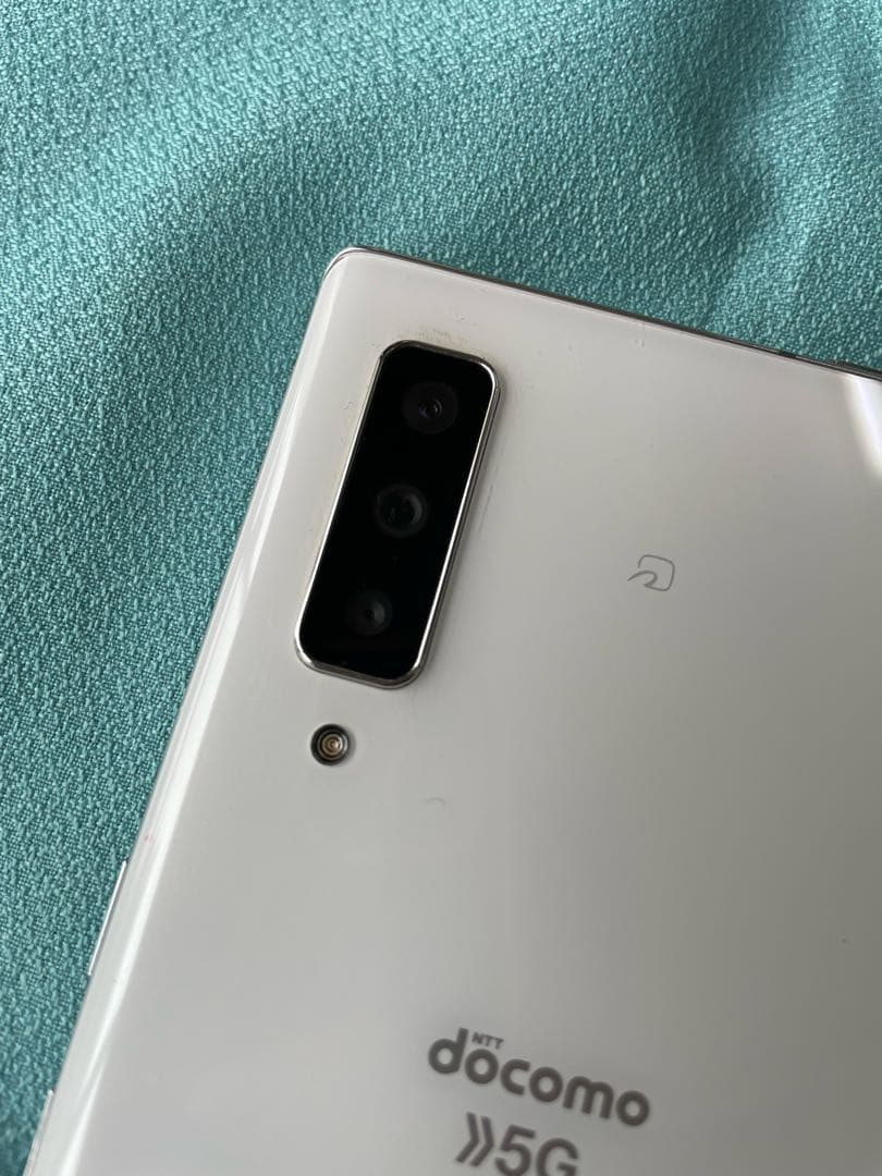 docomo arrows NX9 F-52A ホワイト 5G対応 SIMフリー