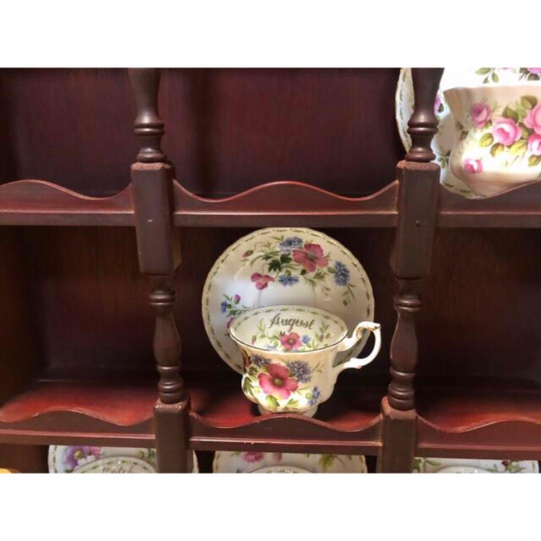 ロイヤルアルバート　フラワー オブ ザ マンス　飾り棚　カップ×ソーサー付き
