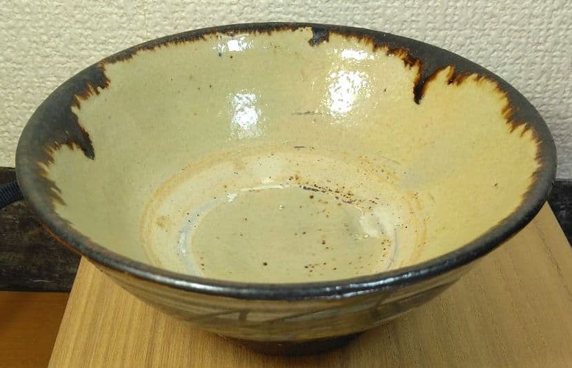 人間国宝 金城次郎 魚文マカイ(魚紋茶碗) 栞 共箱(本人書付）壷屋焼 やちむん