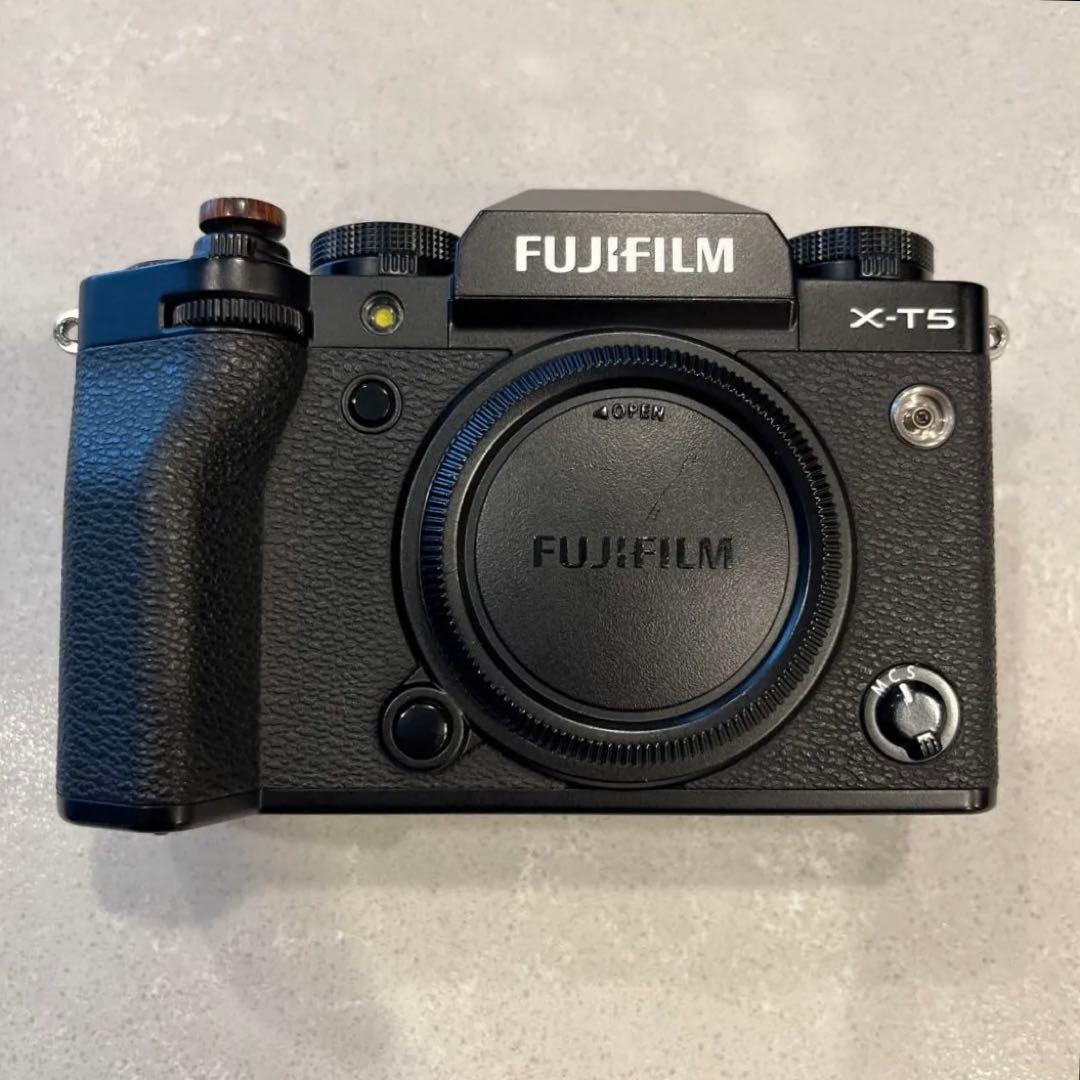 富士フイルム　X-T5 本体(ブラック)